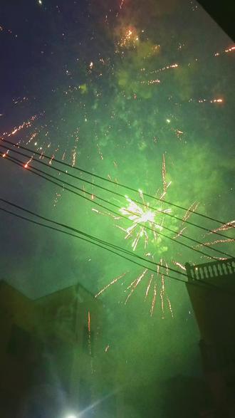 #再听一遍武家坡 按照我们布依族的习俗,带媳妇回家是要放烟花🎆的