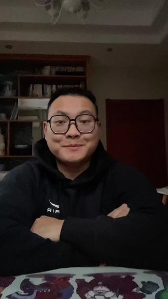 家人们!你肯定干过这事 —— 在兄弟群发过‘擦边段子’‘低俗小视频’吧?!但是2026 年 1 月 1 日起,不管是微信还是 QQ,只要给好友发淫秽图片、不雅视频,哪怕发完秒撤回,都算违反《治安管理处罚法》—— 以前可能觉得‘私下发没事’,但这次直接删了传播场景的限制,私下发好友也踩红线!”
“处罚也不轻:轻则罚 1000 块钱,重则直接行政拘留十天以上!别侥幸‘好友不会举报’—— 聊天记录是电子证据,只要内容涉及淫秽,哪怕双方是熟人,被查实了一样要担责,撤回根本没用!”
“举个例子:你给朋友发个低俗小视频逗乐,发完觉得不妥撤回了,但这视频已经被对方接收过 ——2026 年之后,这就可能被认定为传播淫秽信息,直接触发处罚,得不偿失!”
快 @你那天天在群里发‘福利’的兄弟!这可不是开玩笑 —— 等他进去了,你哭(笑)都来不及!”
#生活服务热点中心 #治安管理处罚法 #合肥 #律师
#上热搜