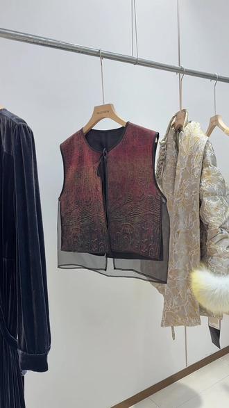 #手工针线活 #香云纱#变废为宝#服装设计师日常 #海安沐梓森 做一款马甲 用几块废料