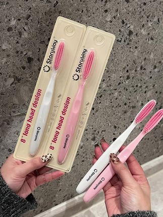 Dola草莓白巧长头牙刷大刷头护理型柔软敏感牙专用宽头牙刷情侣#情侣牙刷 #软毛牙刷 #好东西一起分享 #粉色系 #卫生间好物