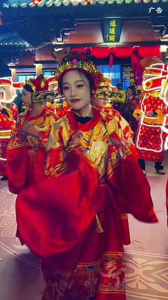 合肥的年味都在庐州新春灯会里,喜气洋洋过大年! #宝藏年味#抖音新春吃喝玩乐节#年味就在逍遥津灯会#来逍遥津灯会过大年了#2026庐州新春灯会