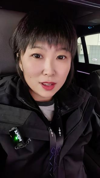 腾势车内手机充电方式!无线充电可以关闭您知道么?无线充电怎么关闭您知道么?无线充电部位不能放置什么您知道么?#比亚迪 #腾势 #内容太过真实 #用车知识 #用车技巧