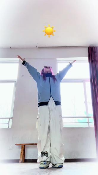 双高胎超越玩家专场主题曲‼️全曲翻跳‼️
我宣布这是我扒过最难的舞 因为六个人没一个拍子全对的!我拍子全靠猜(微怒)!如有错误他们全责(bushi)#双高胎 #高超高越 #超越玩家 #舞蹈分享 #双高胎线下
@双高胎 @龚英杰 @郝旭涛HOT @胡博Huber @泰维 @李丁 老师们来批作业不