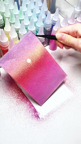 把沙画做成超梦幻小卡谷美!沙画➕咕卡砖
谢谢@捂风醉 老师超美丽原图
#原创绘画作品 #自制谷美 #小卡卡砖 #自由沙画 #咕卡砖