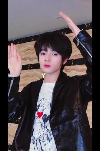 看什么看,,⛰️的就是你→_→我称之为橹毛进行曲🩵🩵#王橹杰#橹毛进行曲#TF家族荣耀之战 #王橹杰