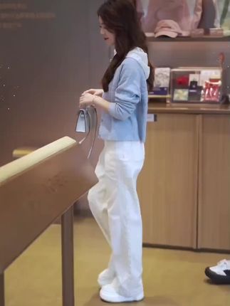 #新款上新#温柔穿搭#小香风套装#洋气减龄#谁穿谁好看