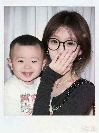 当我拿着生成的照片对男朋友说:你还记得吗?你小时候我还抱过你呢#豆包ai #豆包出大片有两把刷子 #男朋友小时候的照片 豆包生成我和男朋友小时候的照片 #男朋友 男朋友小时候