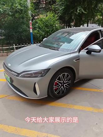 奇瑞风云A9L猎鹰驾驶辅助功能中的车内全自动泊车功能,不用自己控方向盘、不用踩油门刹车,全程车内一键操控,车辆自动识别车位、自动规划路线、自主转向、进退、精准入库。不管是狭窄的侧边车位、标准垂直车位,还是日常最难停的斜列车位,风云A9L都能轻松拿捏。#万人众测猎鹰驾辅 #奇瑞汽车 #风云A9L #自动驾驶 #自动泊车