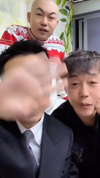 索图大舞台 索图大舞台,索图程野赵鑫兄弟同框笑点拉满!默契值爆表~📸🔥 #索图大舞台,#兄弟这一块拿捏死死的#抖音推荐 #上热门🔥