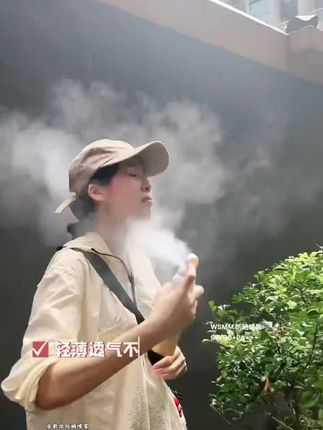 姐妹们天气越来越热了,出门一定要做好防晒,小光圈防晒喷雾,防水防汗,清爽保湿不油腻,大人小孩也能喷,无需二次涂抹,方便好用#夏季防晒 #防晒喷雾#防晒 #防晒霜 #夏季必备