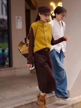 #新款百搭休闲套装@DOU+小助手
