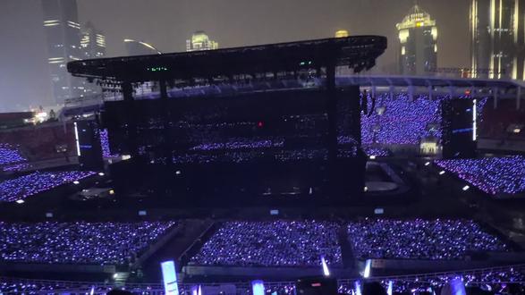 荧光棒不要带走哦,不然会拉稀。
#万兽之王