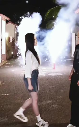 大年初一看什么,当然看《穿成假冒失忆大佬女友的恶毒女配》!!!!#张晋宜#李卓扬@晋宜JINY @李卓扬