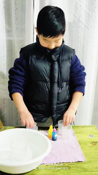 #小小实验室 #把水冻成冰 #把柄变成水,最快方法是?…把冰的两点去掉 #