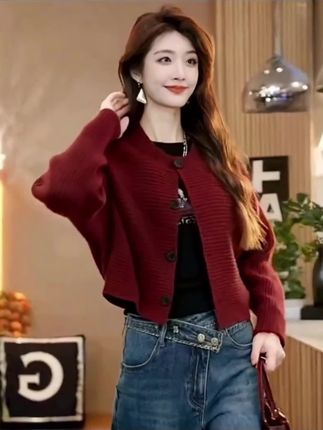 #时尚穿搭 #穿出自己的风格 #女人一定要活成自己喜欢的样子 衣服和人一样,先入眼,再入心,形象是第一印象,每天都应该让自己精致