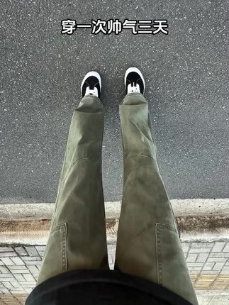 入秋的第一条军绿色工装裤,这版型真的是帅麻了!#牛仔裤 #男生穿搭 #工装裤穿搭 #今天穿什么 #百搭裤子