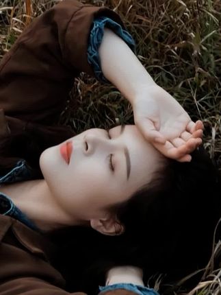 不去想 未来会是怎样 此刻时光我尽情享