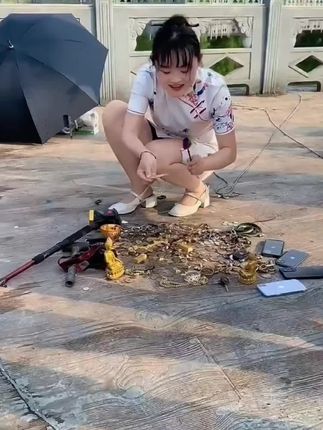 行动起来就会有收获,告别懒惰从强磁打捞开始#强磁打捞 #水下寻宝 #五金工具