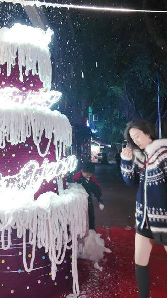 2026年第一天,上班!新年快乐呀姐妹们🥳🥳今天主推这套菲尔岛搭配,上衣外套是含羊毛的哟 很柔软很暖和 配个小裙子穿就很温柔🥰#费尔岛毛衣 #温柔风穿搭 #冬季氛围感