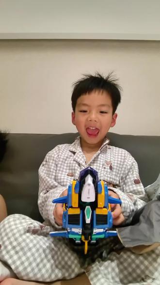 #创意玩具 深海霸王 变形机甲#玩具爱好者 #家庭日常 #童年游戏 #童年乐趣