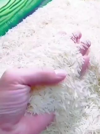 @小古丽发了一个抖音短视频,你尽管点开,不好看算我