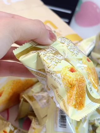 #这也太好吃了 #零食对我下手了 #解馋 椰黄酥