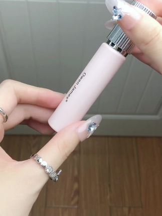 救命!这支灰粉色唇泥直接把清冷韩妹感焊住#美妆 #平价彩妆