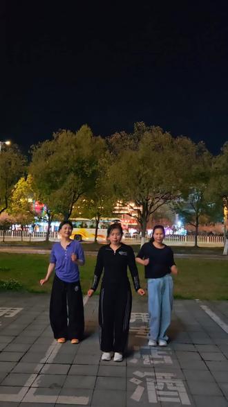 《小村烟火》简单易学广场舞🌹🌹🌹