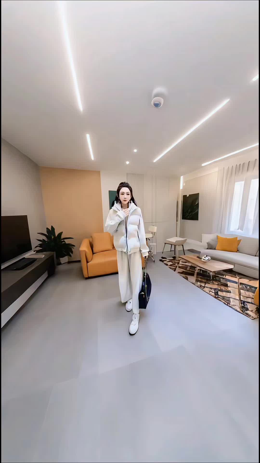 谁懂啊,这一套把保暖和时尚狠狠拿捏住了~ 外套是蓬松又温暖的马甲,内搭是软软糯糯的连帽上衣,还有垂感超棒的阔腿裤,一套配齐,出门再也不用纠结搭配啦🥳 不管是温柔的粉色、高级的米白,还是百搭的灰色,都很显气质~ 日常出街、上学通勤,穿上它,轻松slay全场,保暖又时髦,真的爱惨了💗 现在天气越来越冷,这种实用又好看的套装,闭眼入都不亏!赶紧冲,手慢无~#秋冬穿搭 #三件套穿搭 #高级感穿搭 #小个子显高显瘦穿搭