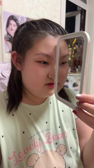 又到二选一的时刻了,绿茶和姐姐你的选择是?
#绿茶#姐姐平时都化这么浓的妆吗 #姐姐来咯