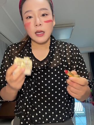 卖了5.6年的蝴蝶结定妆散粉,要回购的姐妹直接拍