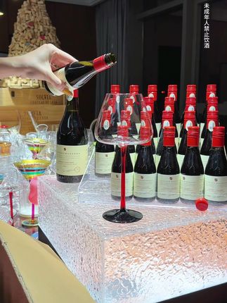 下班回家就想微醺一杯,750ml担心喝不完,187ml的小半甜红很合适,每天都是新鲜的#微醺的感觉刚刚好 #微醺时刻 #佰威尔坡地一见钟情 #女性创业 #好喝不贵