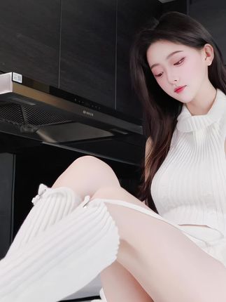 白色代表纯洁! #少女写真 #我又心动了 #爱了爱了 #御姐风穿搭 #希尔菲娜