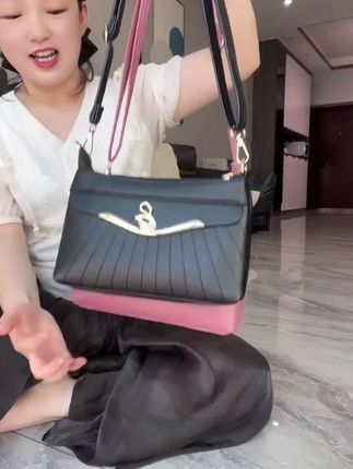#美包分享 #百搭包包 #斜挎包 #潮流女包 #包你时尚
