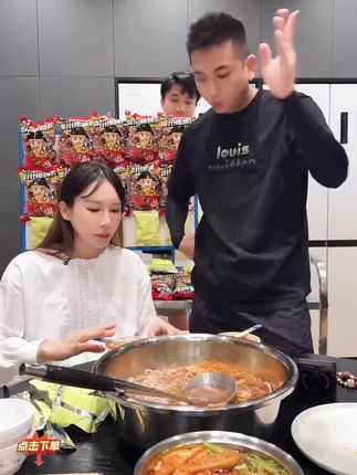 广西柳州正宗螺狮粉,真的很好吃,粉很Q弹汤汁也很浓郁‼️#黑总推荐 #柳州正宗螺蛳粉