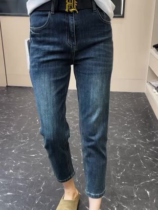 #显高显瘦显腿长 #烟管裤小直筒 #显瘦穿搭 #谁穿谁好看#早秋新款