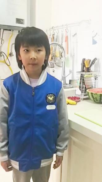 践行劳动教育,争做美德少年~
一份水果沙拉,收获满满成就感!#水果沙拉 #小学生日常 #德育作业水果拼盘 #实践 #美食