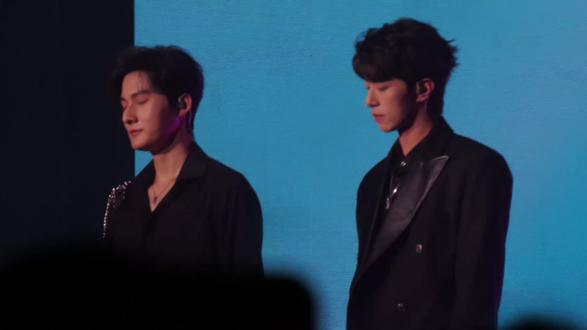 见面会恋人未满全程直拍
相机支架没调整好,只能全程手持了
中间小段手抖致歉
#李沛恩 #江衡 #奖励 #追星 #向佐