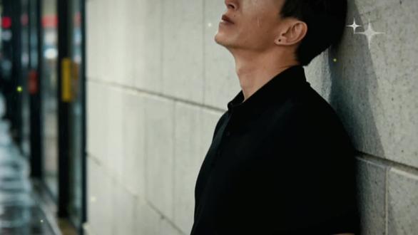 一年后我还是你认识的那个人吗,心好痛。@艳