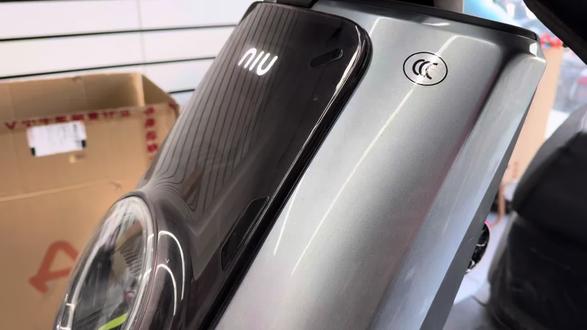 小牛电动加装第三方音响第二集NX风速FX风速
是电动车都能装,九号,极核,雅迪,爱玛#小牛电动 #电动车音响 #九号电动 #极核电动车 #鬼火少年