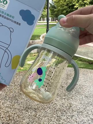 #一瓶三用 婴幼儿防摔#奶瓶,进口PPSU材质轻盈耐摔,大排气孔防胀气防呛奶,软硅胶奶嘴宝宝更容易接受#宝宝奶瓶吸管杯1-3岁#宝宝喝水#母婴好物@抖音小助手