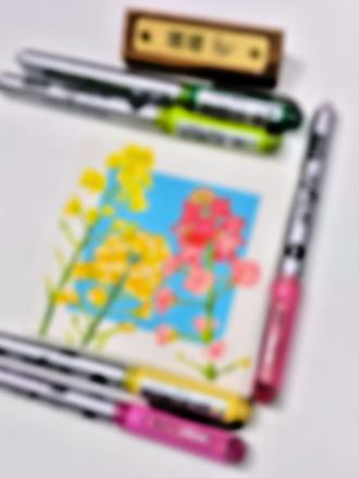 油菜花剪影/丙烯马克笔画/手绘教程
你那儿有没有彩色油菜花呀~
明黄是旷野的热烈
粉是枝头的温柔
油菜花就是春日的限定美好
快来和塔塔一起画
不用奔赴山野,也能拥有满纸春光
✏️:掌握120色
📒:全棉中粗水彩纸10×10
#跟着抖音学画画 #春天的色彩 #拥抱春天主题画 #油菜花 #艺术在抖音