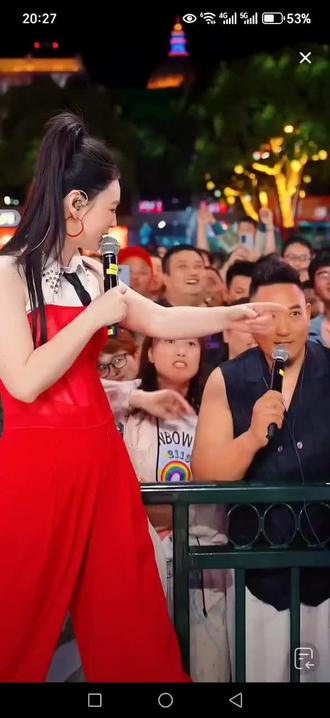 唐艺旗下优秀主播早安葡萄,太优秀了,大哥都不敢看!@🌈早安葡萄³¹⁰(唐艺团队)~ @🌈唐艺(10号晚7点海澜飞马) #唐艺大舞台 #户外直播现场