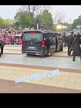 @郝熠然 ,线下LEECN直播活动。
你是落在我世界里的一束光!
#郝熠然#LEECN#直播