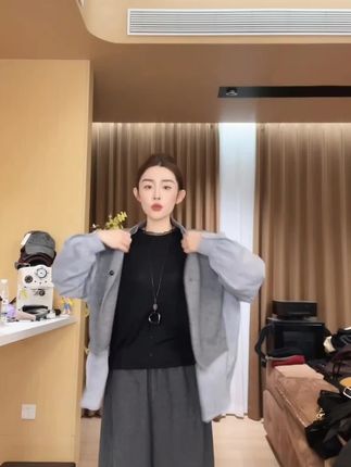 #说好的随便穿穿去看秀 玖了个玖2025新品百搭欧根纱领口长袖面膜T恤#高级感穿搭 #显高显瘦穿搭 #每日分享