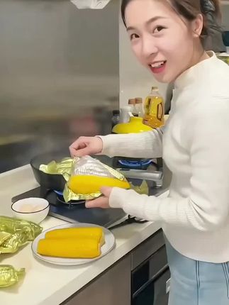 19块99到手12根,而且还都是大棒🌽#东北黄糯玉米 #糯玉米的营养价值 #哇又便宜又好吃 #东北甜糯玉米 #东北粘玉米