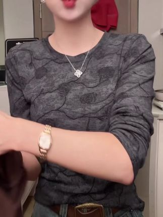 2025老钱风设计感T恤秋冬季长袖圆领辣妹修身显瘦扎染打底女#设计感 #必备单品 #气质范 #百搭神器 #高级穿搭