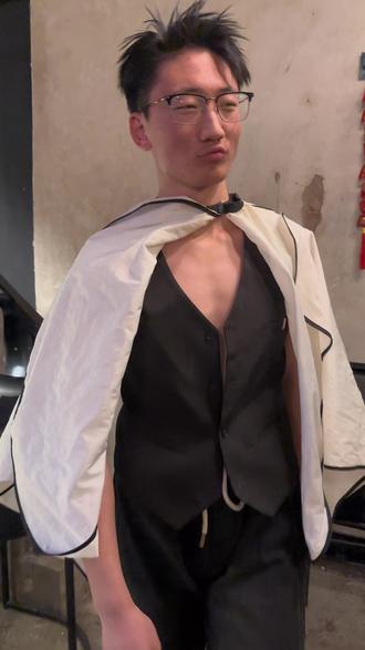 《给我擦皮鞋》#热门 #法国赌神 #我要验牌 #赌神#周星驰