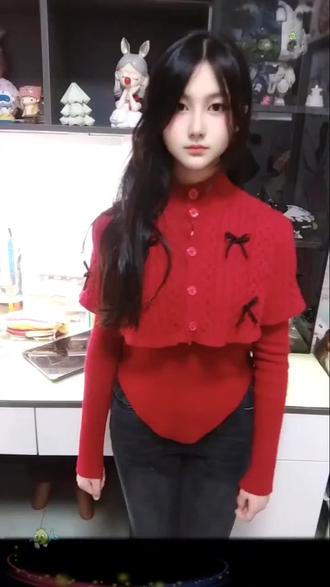 #生活服务热点中心 #抖音舞蹈年终盘点@DOU+小助手 谁懂啊!2025的抖舞热曲居然被我一口气跳完了!
每一段都是刻在DNA里的节奏,评论区来聊聊,哪首是你的年度最爱?
刷到的宝子,2026一起继续扭起来~😉