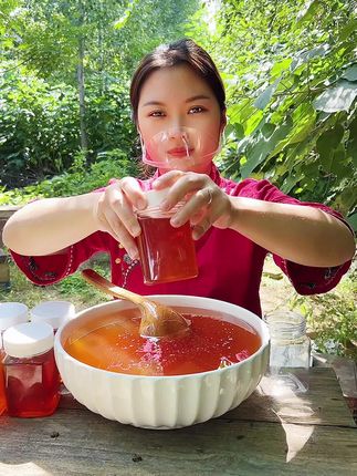 #农家土蜂蜜 #深山土蜂蜜 #纯正蜂蜜 纯正土蜂蜜山花成熟原蜜
